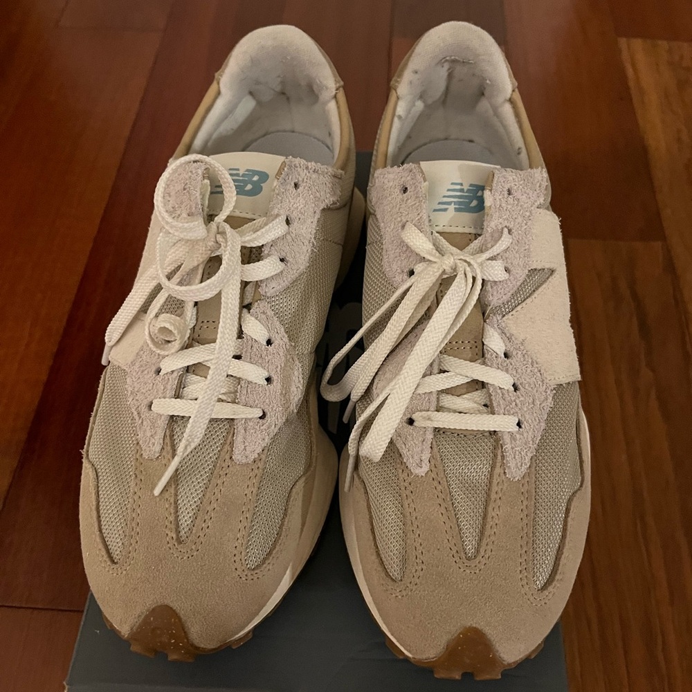 New Balance 327 sneakers